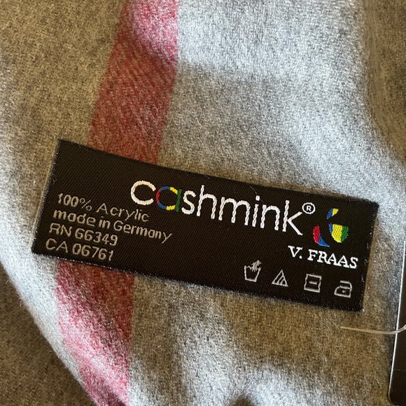 V.Fraas Plaid scarf with fringe NWT - Picture 5 of 6